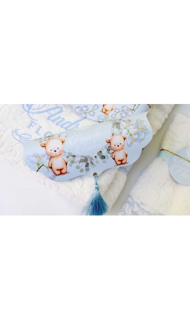 Trusou de botez cu eucalipt si ursuleti pe fundal bleu mint Little Blue Bear 13